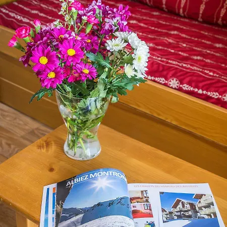 Aparthotel Noemys Chalets Du Hameau Des Aiguilles 2*