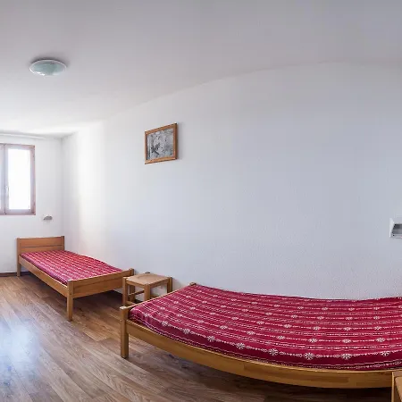 Noemys Chalets Du Hameau Des Aiguilles Aparthotel 2*