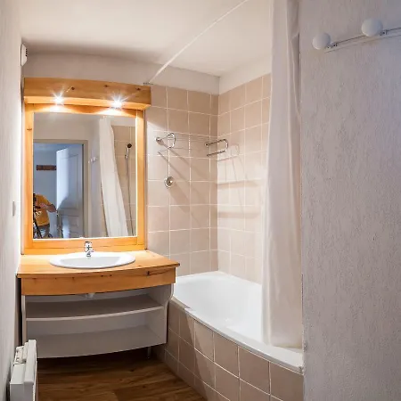 Aparthotel Noemys Chalets Du Hameau Des Aiguilles Albiez-Montrond