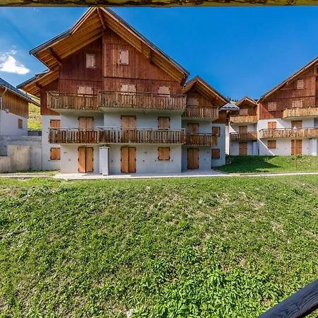 Noemys Chalets Du Hameau Des Aiguilles 2*